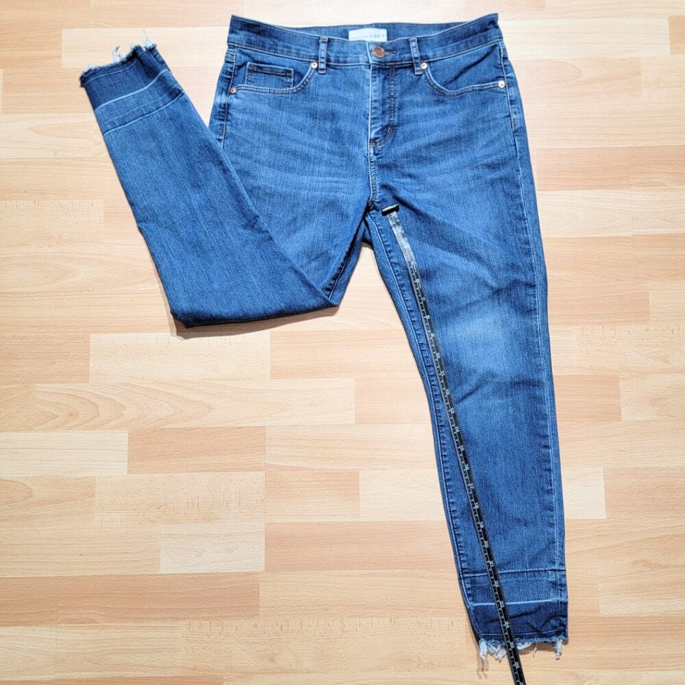 Loft Distressed Skinny Jeans | Size: 8/29 - Picture 5 of 13